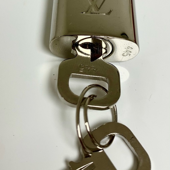 Louis Vuitton Authentic Lock - Picture 9 of 10